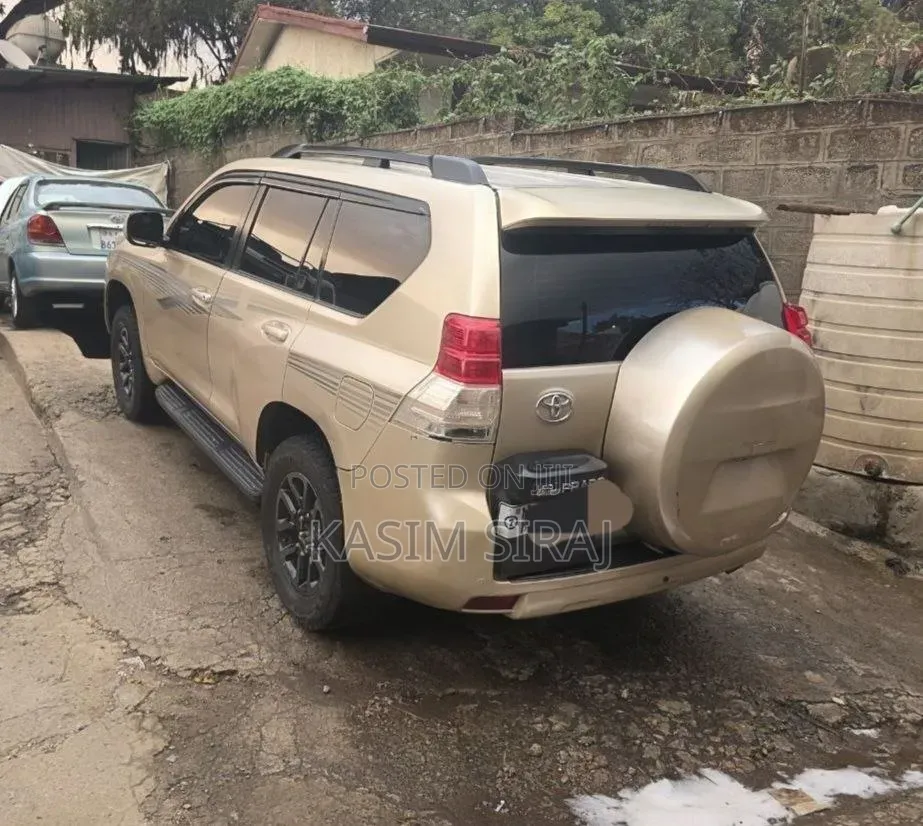 Toyota Land Cruiser Prado 3.0 D-4D 3dr 2007 Gold