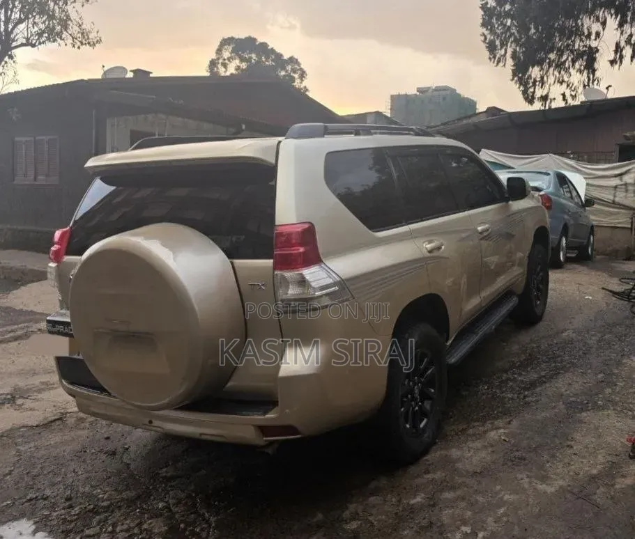 Toyota Land Cruiser Prado 3.0 D-4D 3dr 2007 Gold