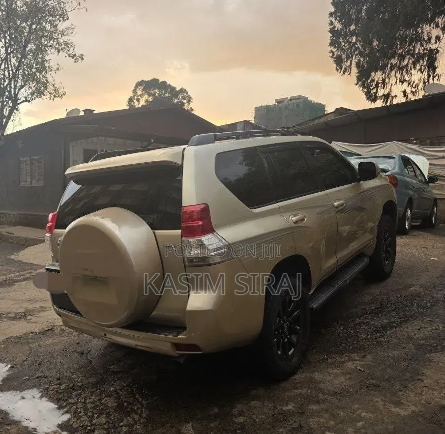 Toyota Land Cruiser Prado 3.0 D-4D 3dr 2007 Gold