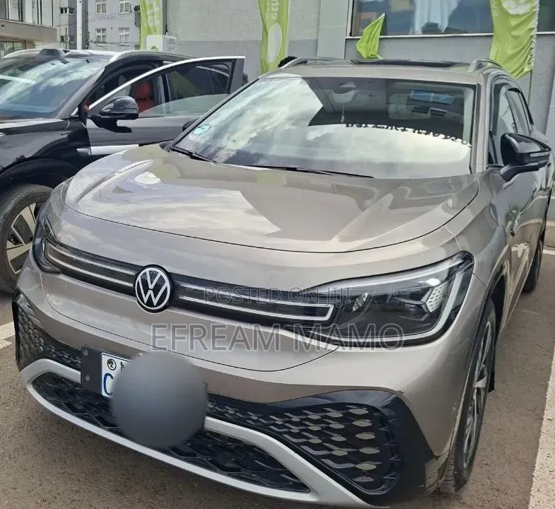 Volkswagen ID.6 2024 Gold