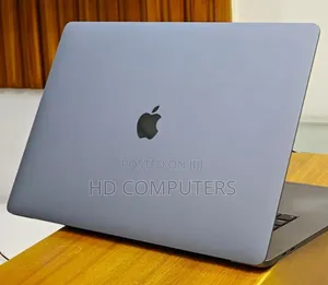 New Laptop Apple MacBook Pro 2019 16GB Intel Core i7 SSD 512GB
