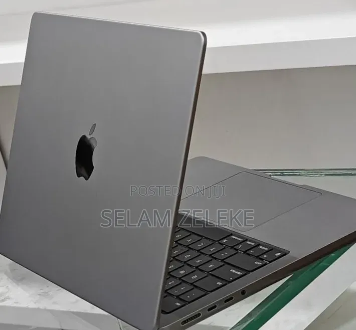 New Laptop Apple MacBook Pro 2024 M3 14-inch 8GB Apple M3 SSD 512GB