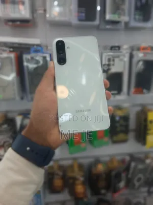 Samsung Galaxy M16 128 GB