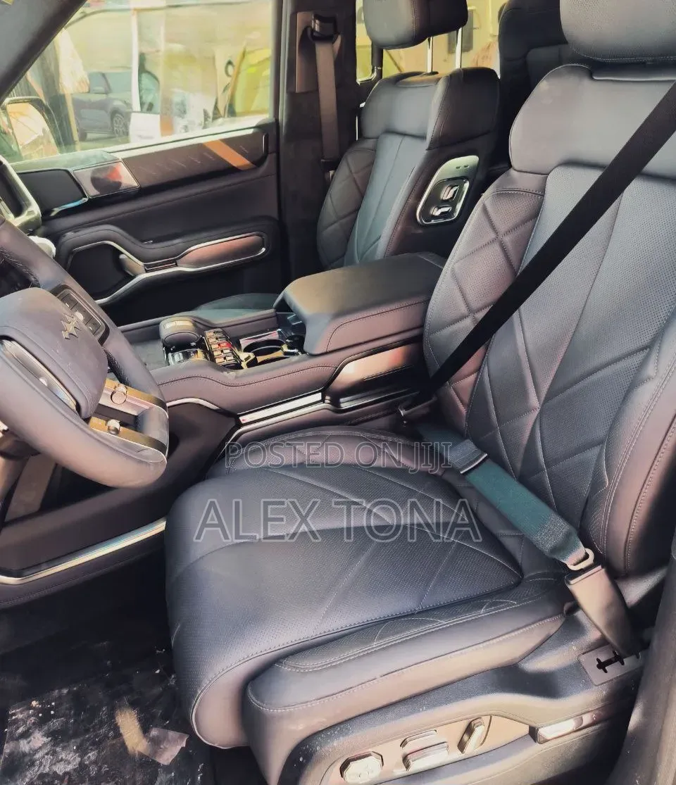 BYD Leopard 8 2.0 Hybrid AWD 2025 Black