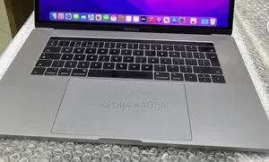 New Laptop Apple MacBook Pro 2017 16GB Intel Core i7 SSD 512GB