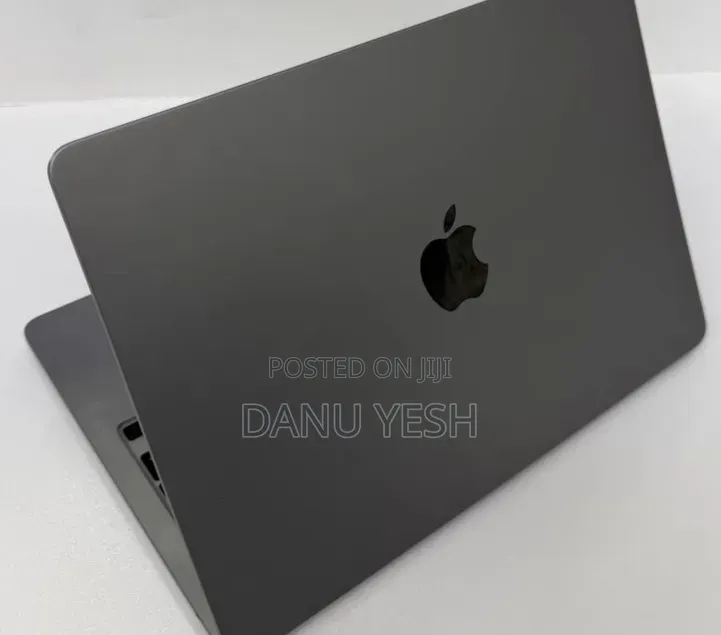 New Laptop Apple MacBook Air 2024 M3 13-inch 16GB Apple M3 SSD 256GB