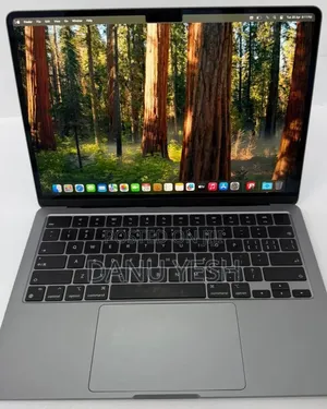 New Laptop Apple MacBook Air 2024 M3 13-inch 16GB Apple M3 SSD 256GB