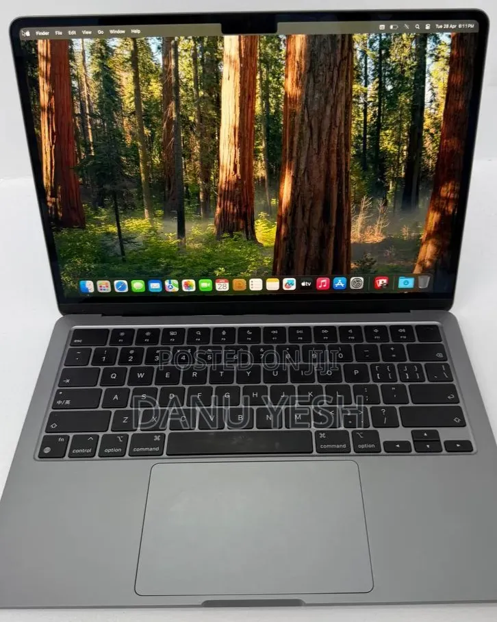 New Laptop Apple MacBook Air 2024 M3 13-inch 16GB Apple M3 SSD 256GB