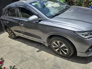 BYD E2 43 kWh 94 hp FWD 2025 Gray
