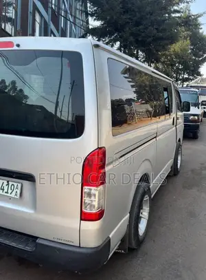 Toyota HiAce 2007 Silver