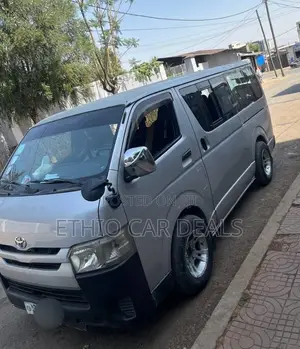 Toyota HiAce 2007 Silver
