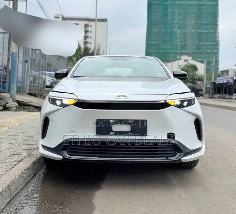 New Toyota bZ4X 2024 White