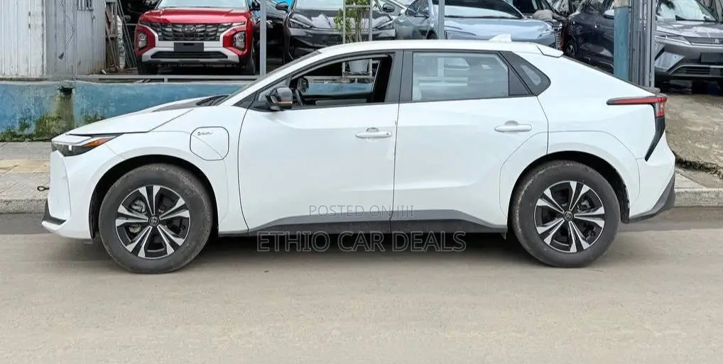New Toyota bZ4X 2024 White