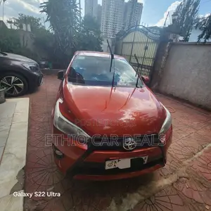Toyota Yaris 2017 Orange