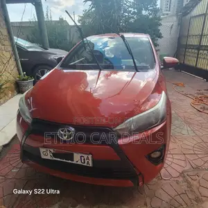 Toyota Yaris 2017 Orange
