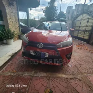 Toyota Yaris 2017 Orange