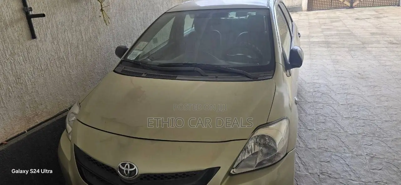 Toyota Yaris 2006 Gold