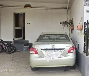 Toyota Yaris 2006 Gold