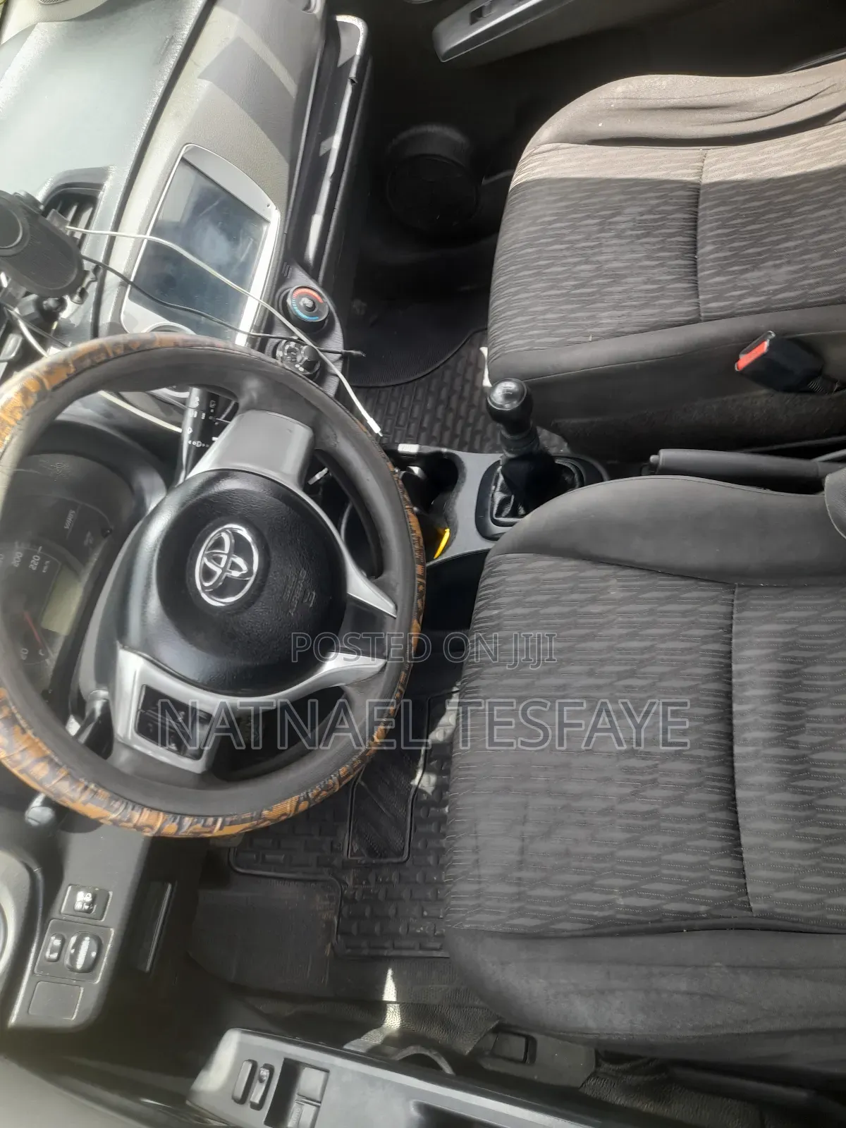 Toyota Yaris Base Hatchback 3dr 2011 Gray
