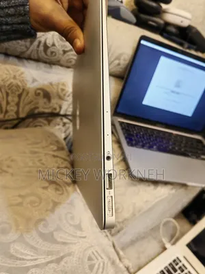 Laptop Apple MacBook 2017 8GB Intel Core i5 SSD 250GB