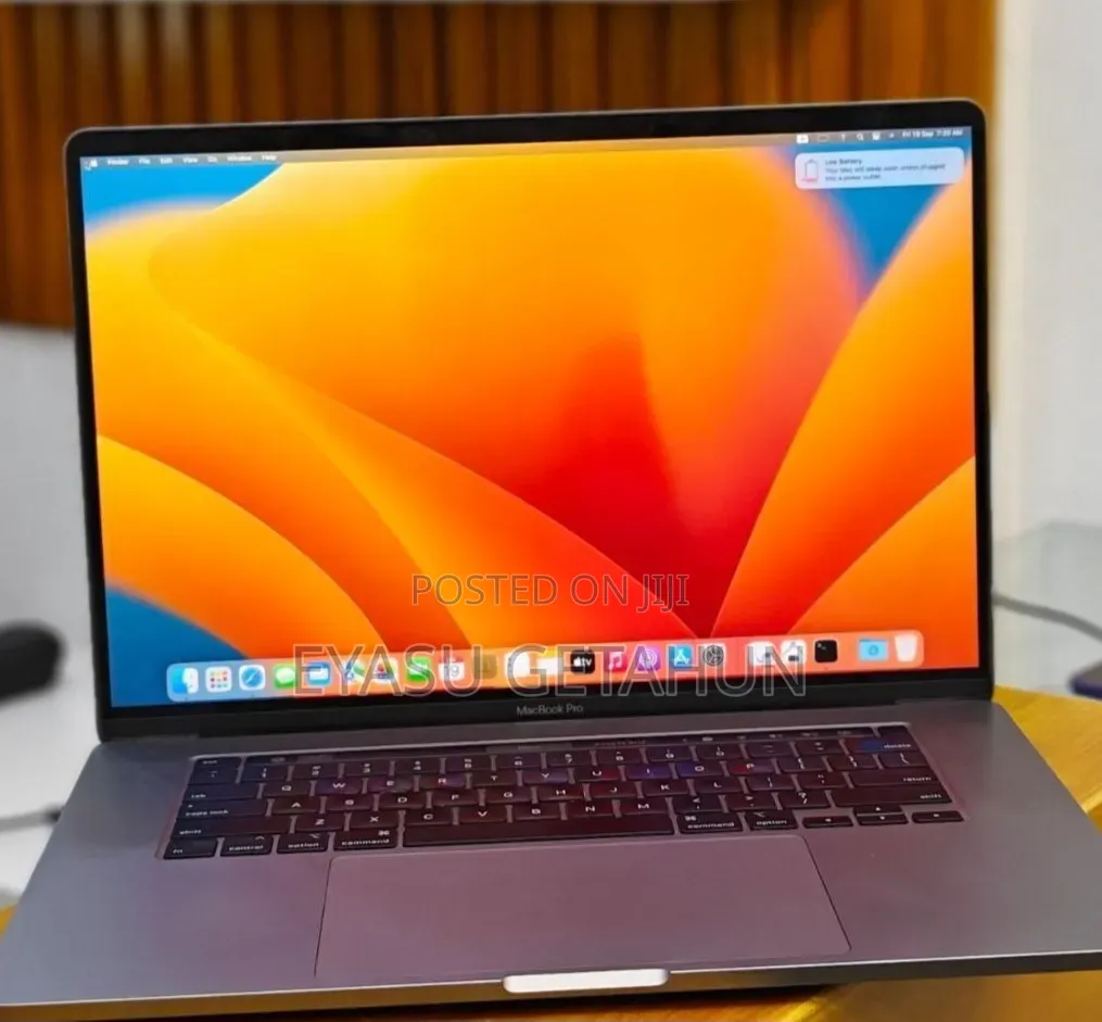 New Laptop Apple MacBook Pro 2019 16GB Intel Core i7 SSD 512GB