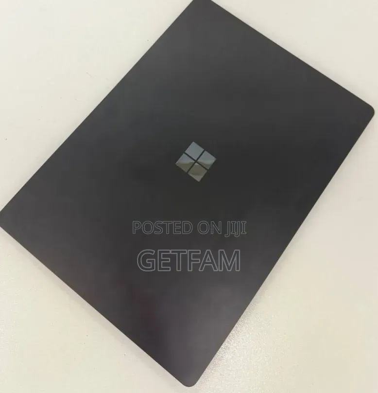 New Laptop Microsoft Surface 16GB Intel Core i7 SSD 256GB