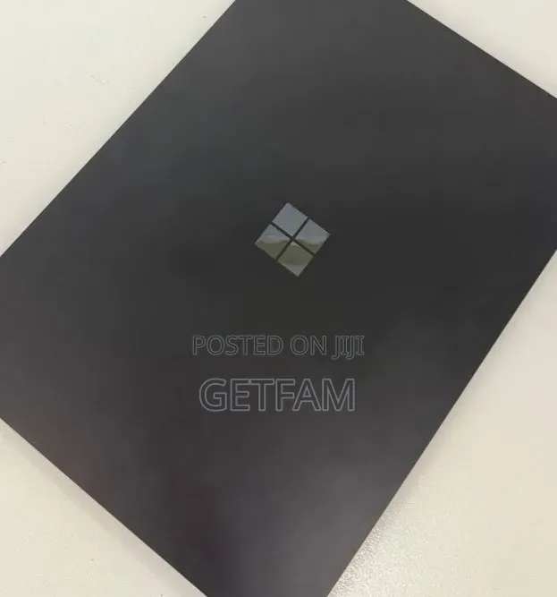 New Laptop Microsoft Surface 16GB Intel Core i7 SSD 256GB