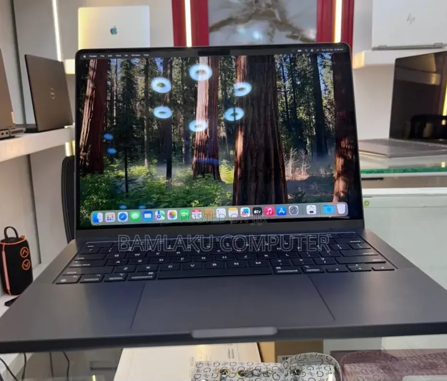 New Apple MacBook Pro 2023 M3 Pro 14-inch 18GB Apple M3 Pro SSD 512GB