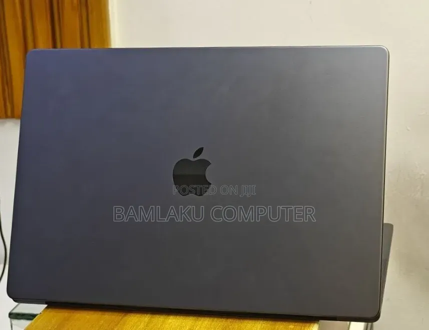 New Apple MacBook Pro 2023 M3 Pro 16-inch 36GB Apple M3 Pro SSD 512GB