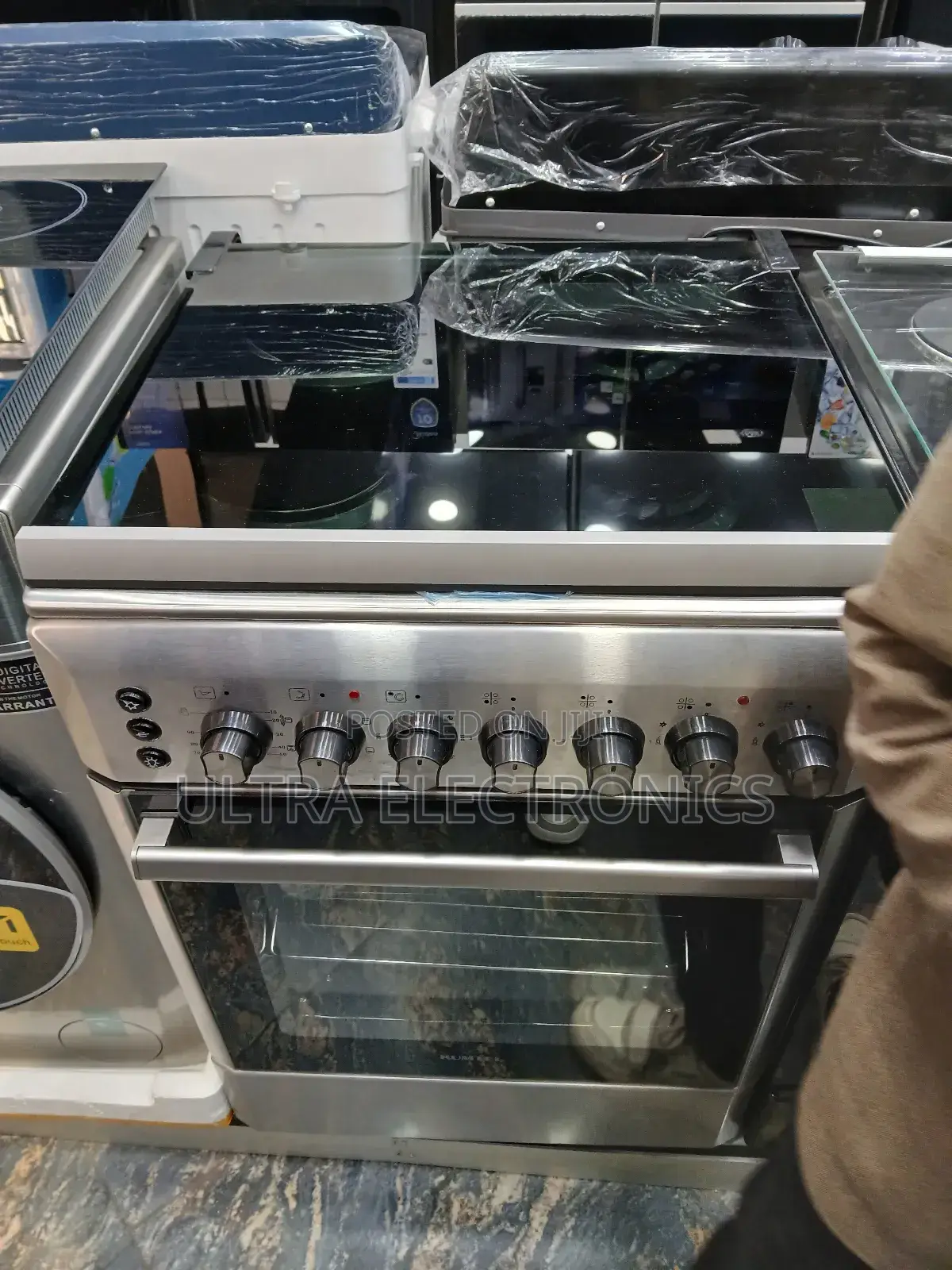 Kumtel Freestanding Electric Oven, Likely a 60x60 Cm Model.
