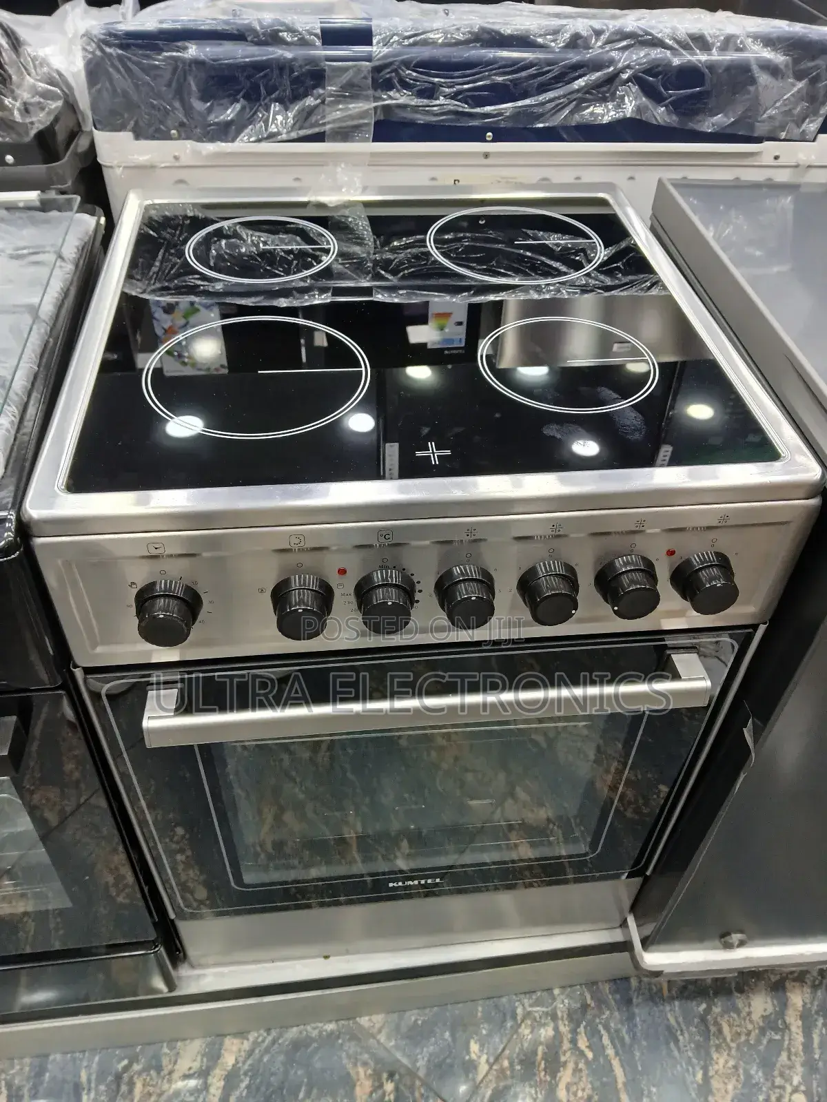 Kumtel 60cm by 60cm Freestanding Ceramic Electric Cooker.