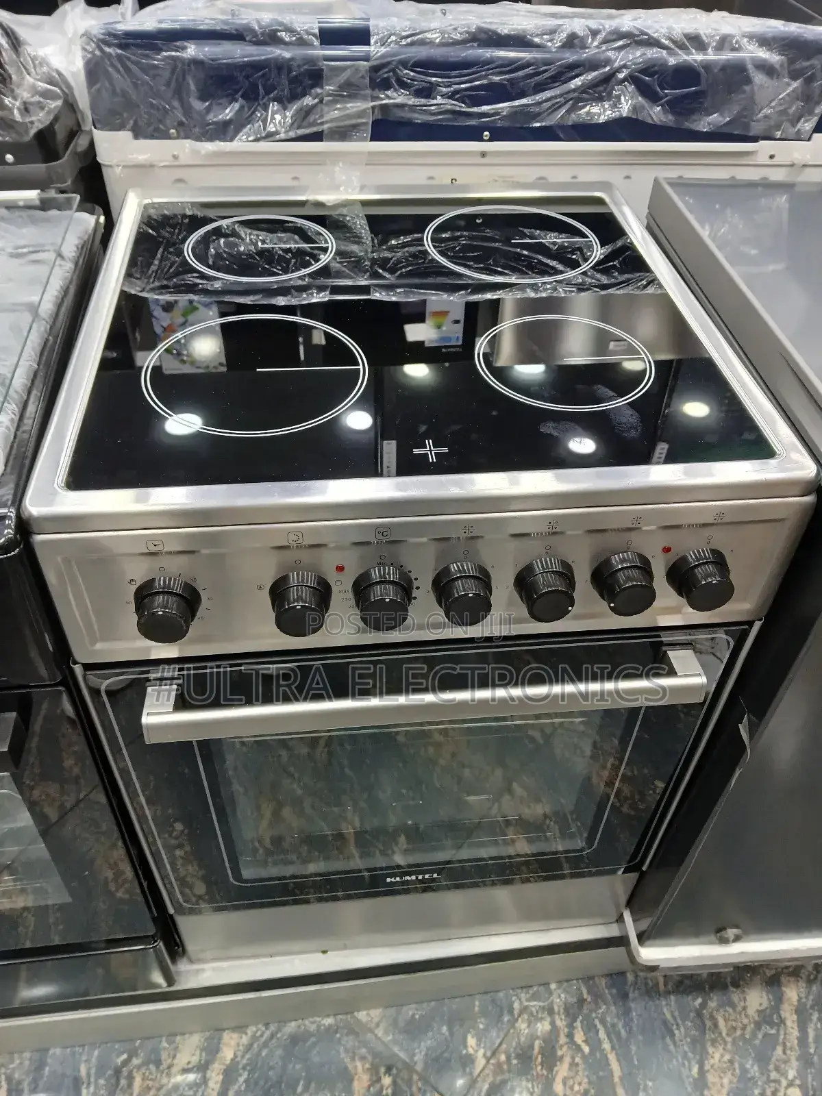 Kumtel 60cm by 60cm Freestanding Ceramic Electric Cooker.