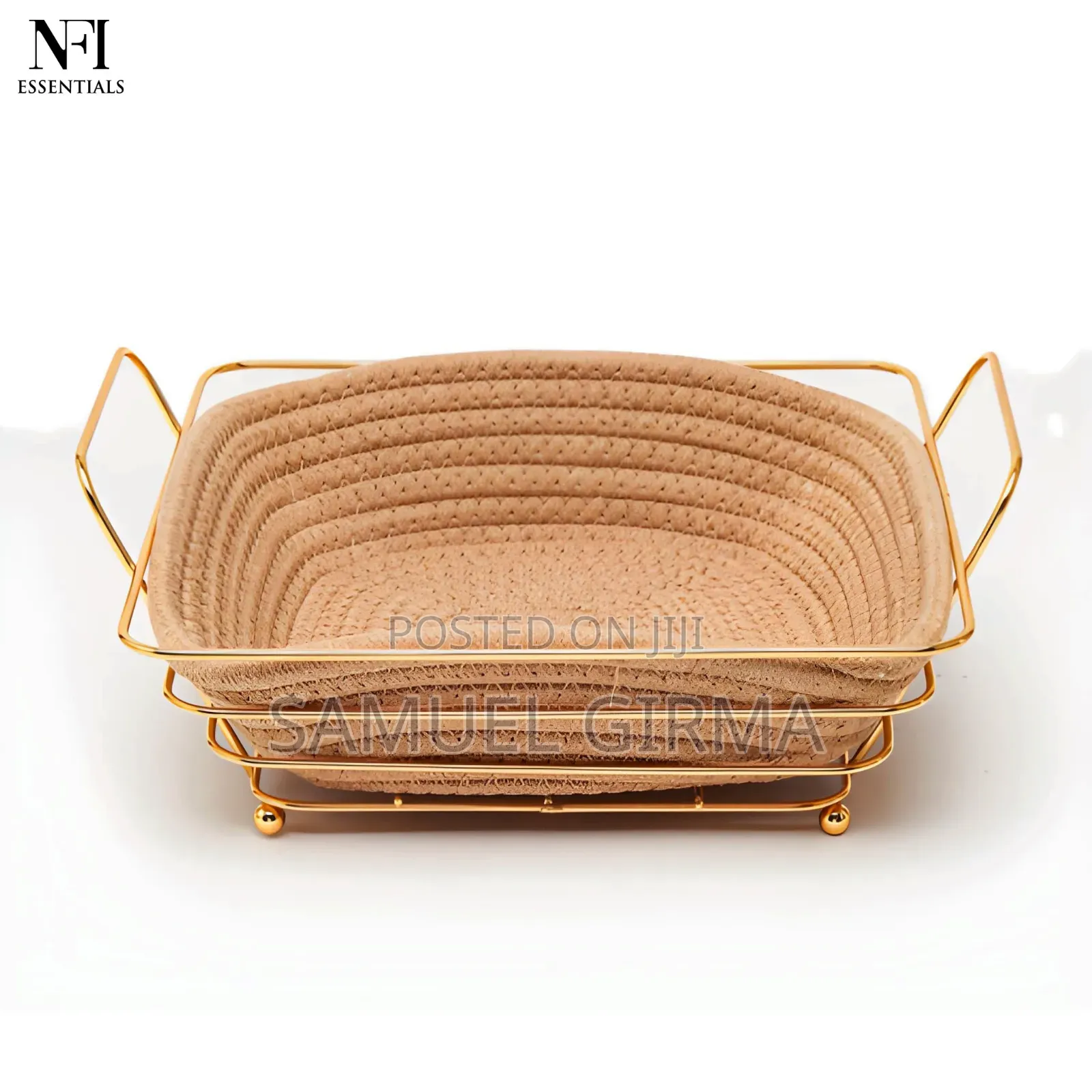 በወርቃማ ቀለም ባላቸው የብረት ክፈፎች (Gold-Finish Metal Frames) የታጀቡ ቅርጫቶች