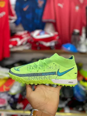 Nike Phantom Football Boots
