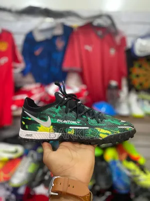 Nike Phantom Football Boots