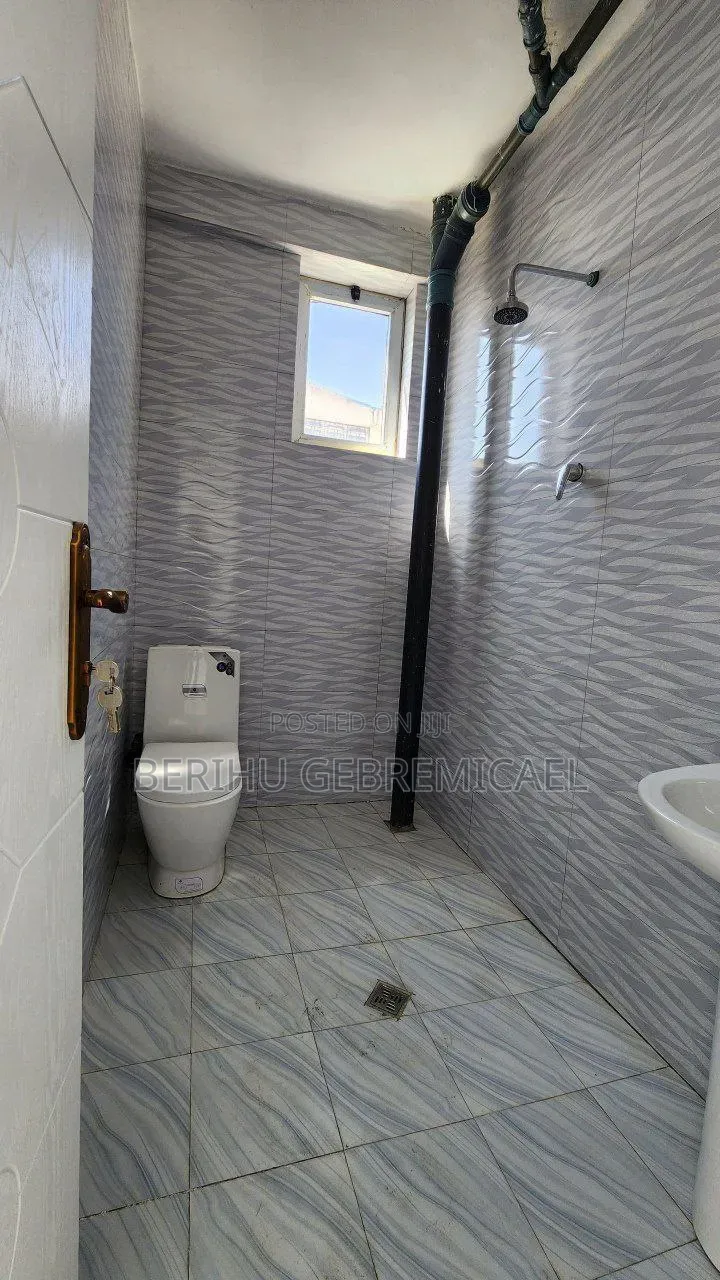 3bdrm Condo in ኣያት, Yeka for rent