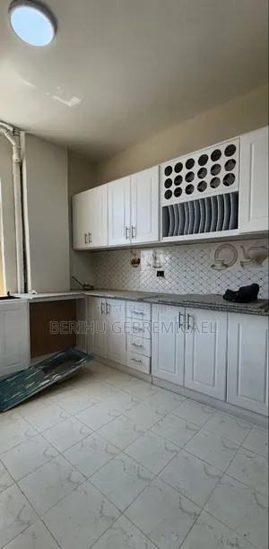 3bdrm Condo in ኣያት, Yeka for rent