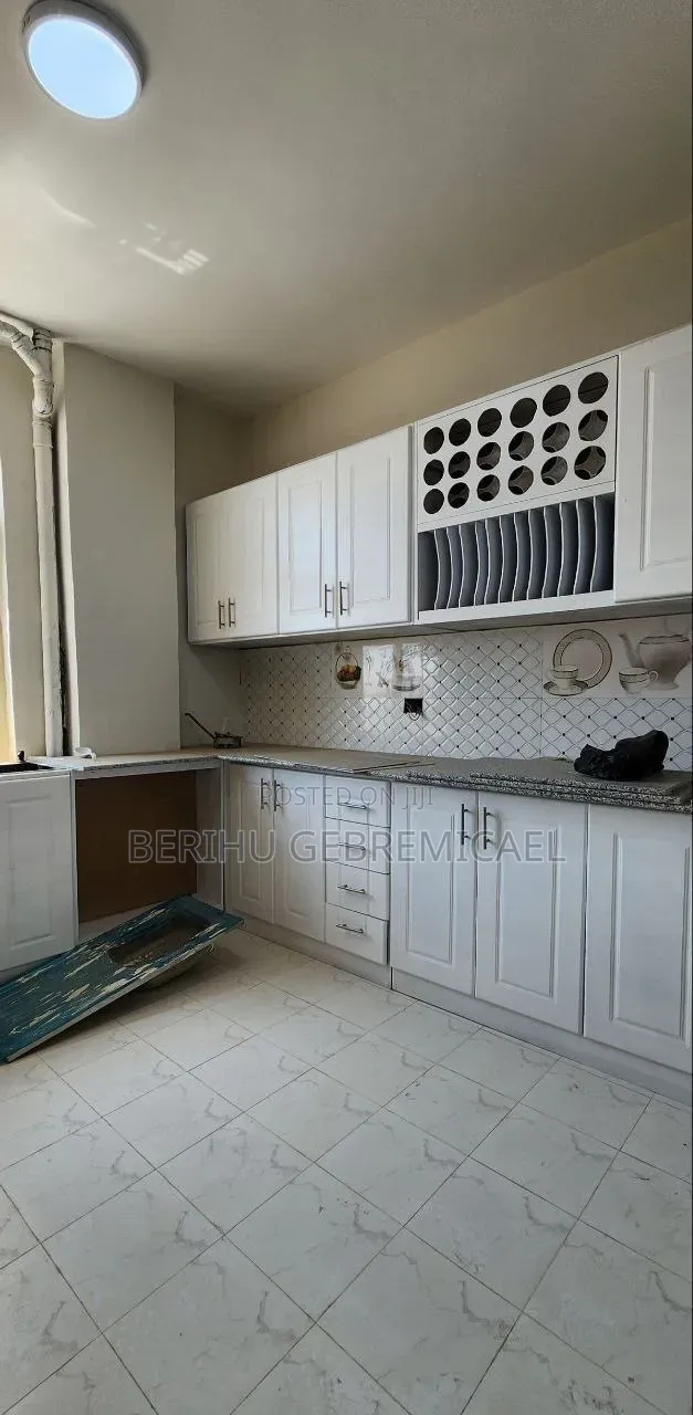 3bdrm Condo in ኣያት, Yeka for rent