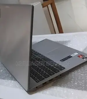 New Laptop Lenovo Ideapad 3 8GB AMD Ryzen 5 SSD 512GB