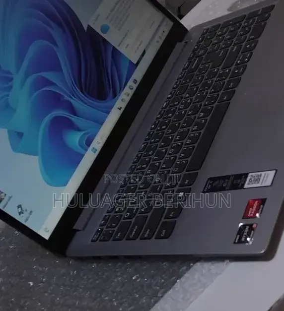 New Laptop Lenovo Ideapad 3 8GB AMD Ryzen 5 SSD 512GB