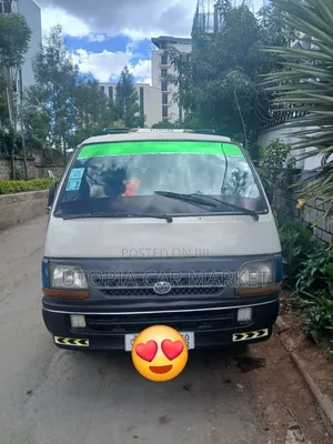 Toyota HiAce 1999 White