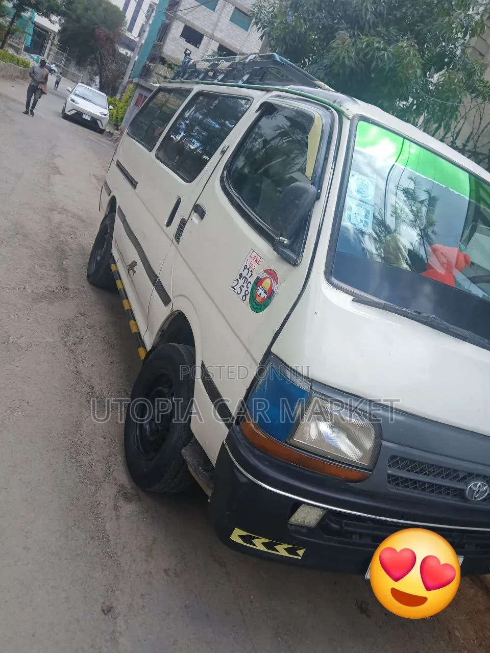 Toyota HiAce 1999 White
