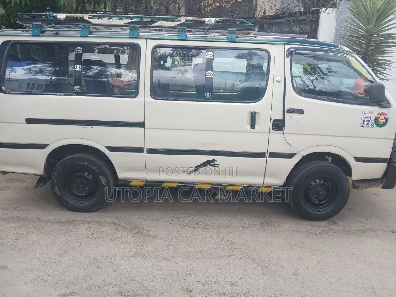 Toyota HiAce 1999 White