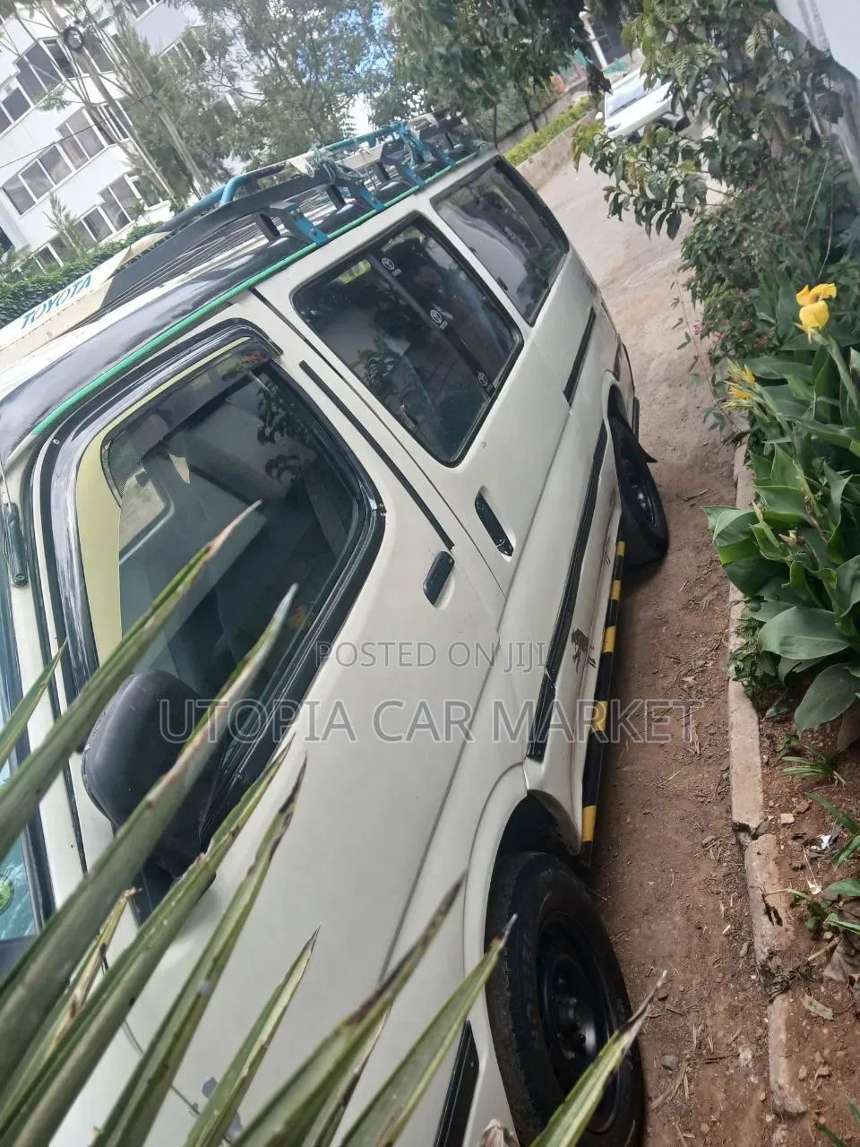 Toyota HiAce 1999 White