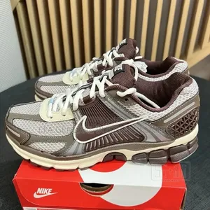 Nike Vomero Shose