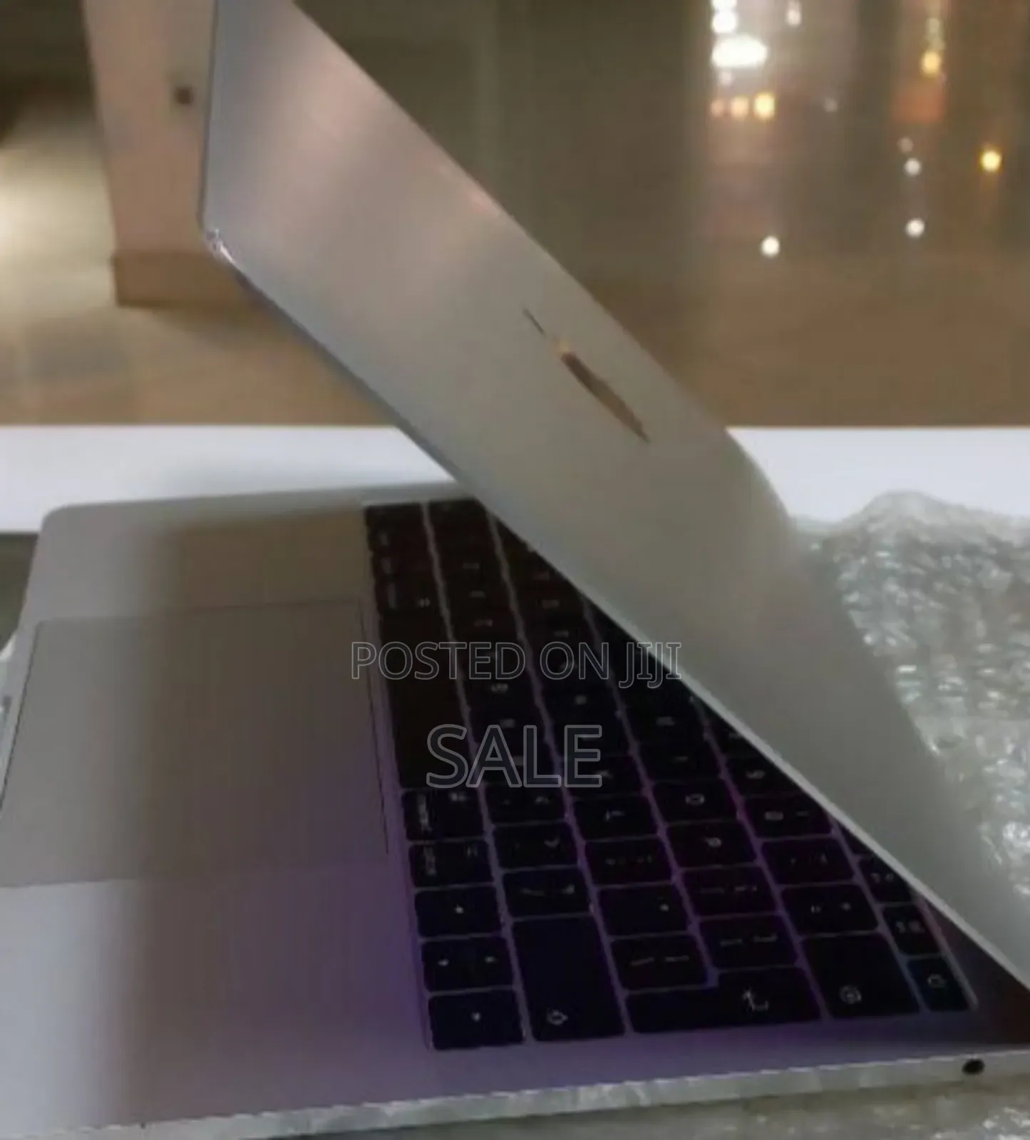 New Laptop Apple MacBook Pro 2017 8GB Intel Core i5 SSD 256GB