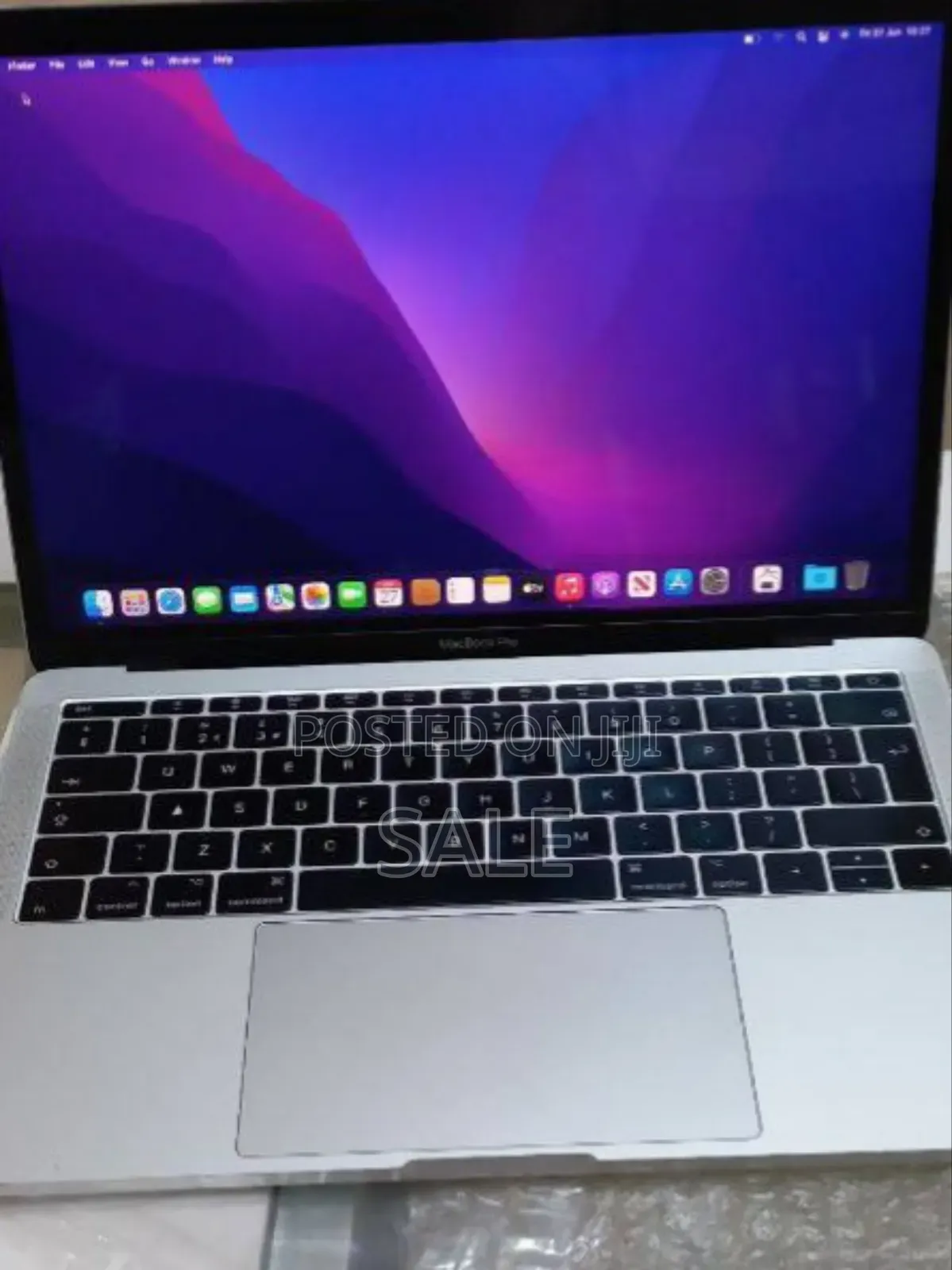 New Laptop Apple MacBook Pro 2017 8GB Intel Core i5 SSD 256GB