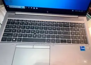 New Laptop HP ZBook Firefly G8 16GB Intel Core i7 SSD 512GB