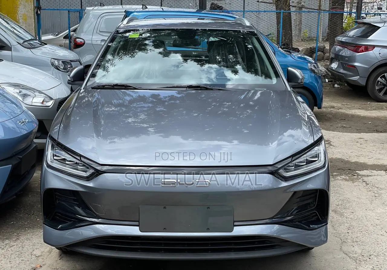 New BYD E2 43 kWh 94 hp FWD 2025 Gray