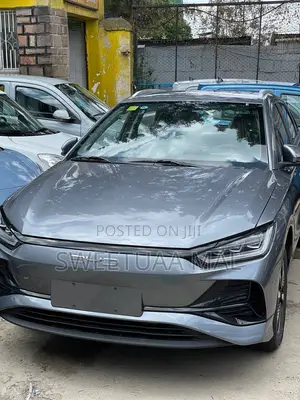 New BYD E2 43 kWh 94 hp FWD 2025 Gray
